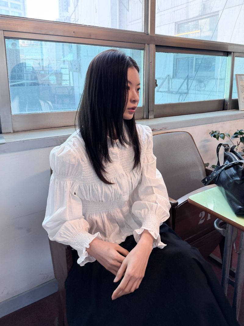WOOHWA（ウファ）の「SMOKING SHIRRING BLOUSE（Tops）」