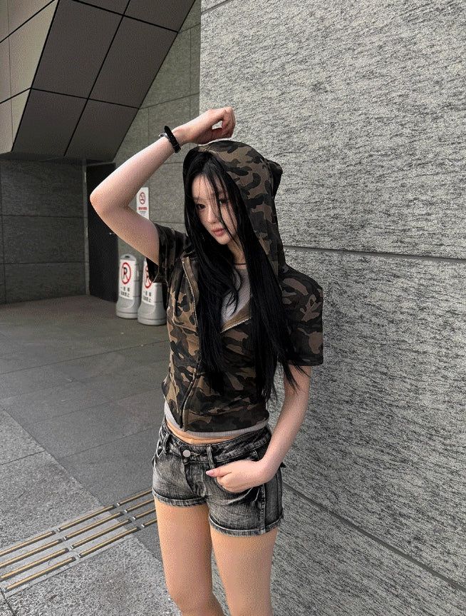 hatsukoshi（ハツコシ）の「Camo Slender Crop Hoodie（Tops）」