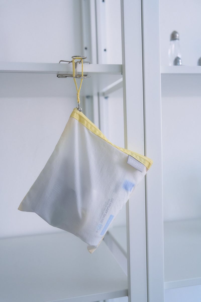 flat pouch (lemon white)
