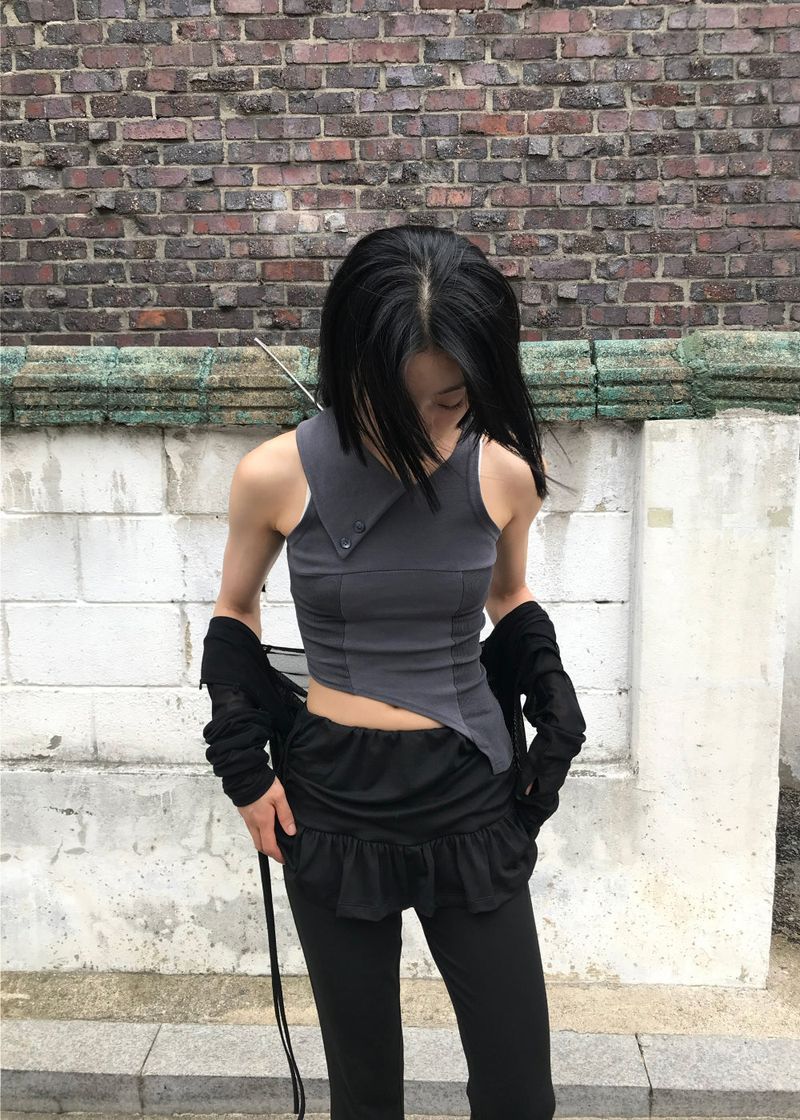 RUFFLE ON PANTS