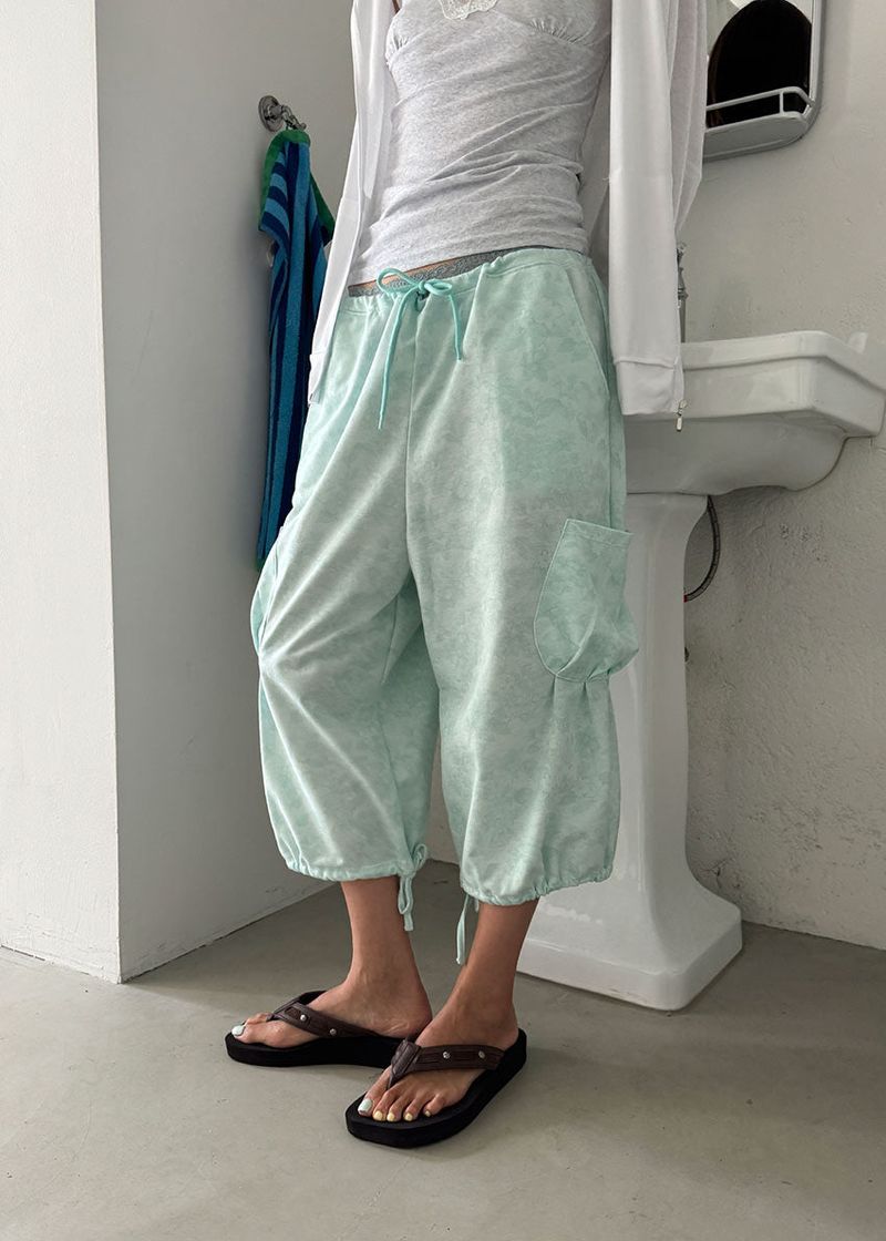 eon（イオエン）の「FLOWER PASTEL BERMUDA PANTS（Pants）」