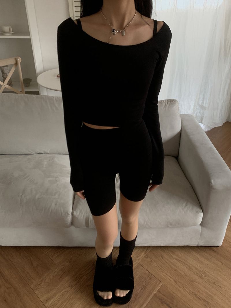 Cutout Back Slit Round Neck Long Sleeve Tee (4 Colors)