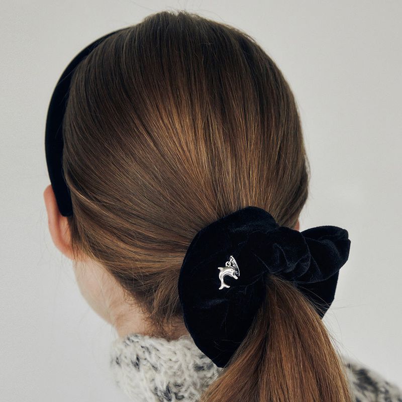 DOLPHIN SCRUNCHIE (BLACK)