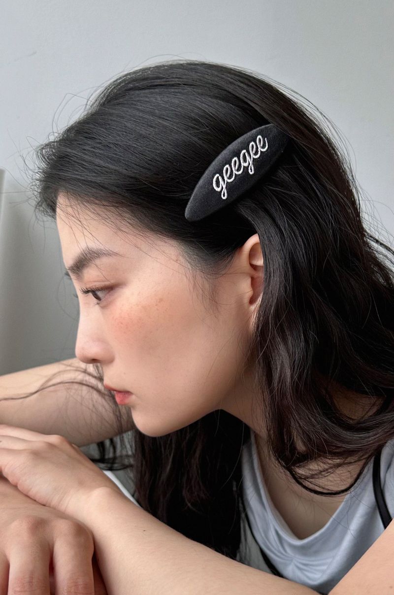 geegee(ジジ)の「oval satin hair pin - black(Hair Accessories)」