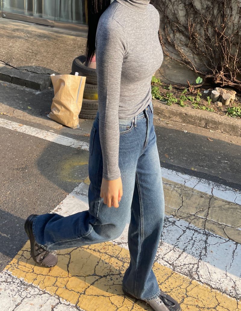Daytime turtleneck t-shirt