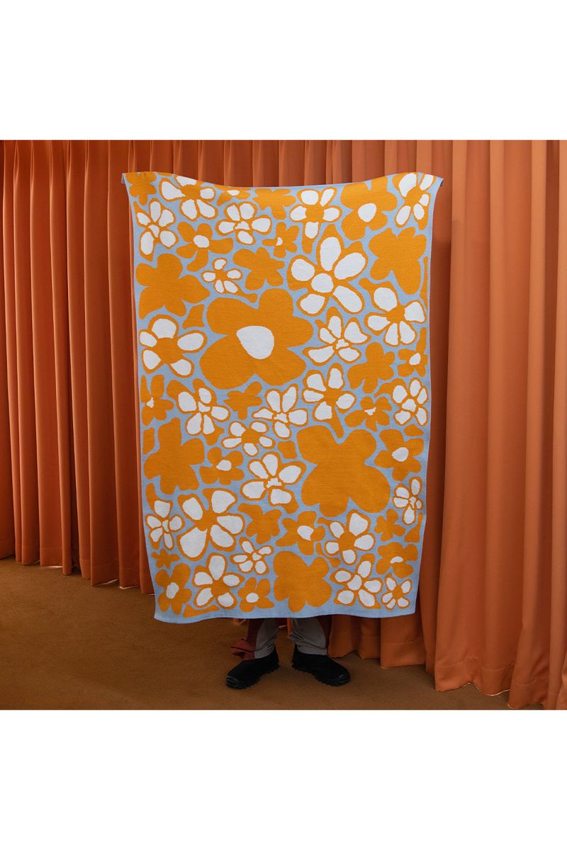 FLOWER PATTERN BLANKET