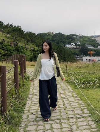Windy Hill Punching Summer Cardigan