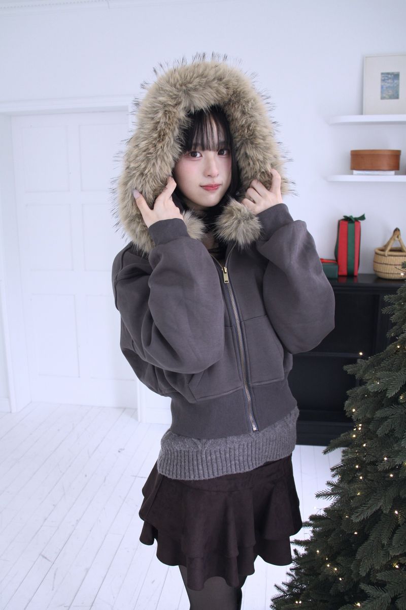 Cropped Fur Hooded Zip-Up (2color)