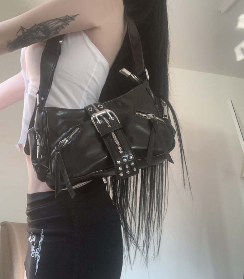 suzen(スゼン)の「Gate eyelet buckle shoulder bag(Bags)」