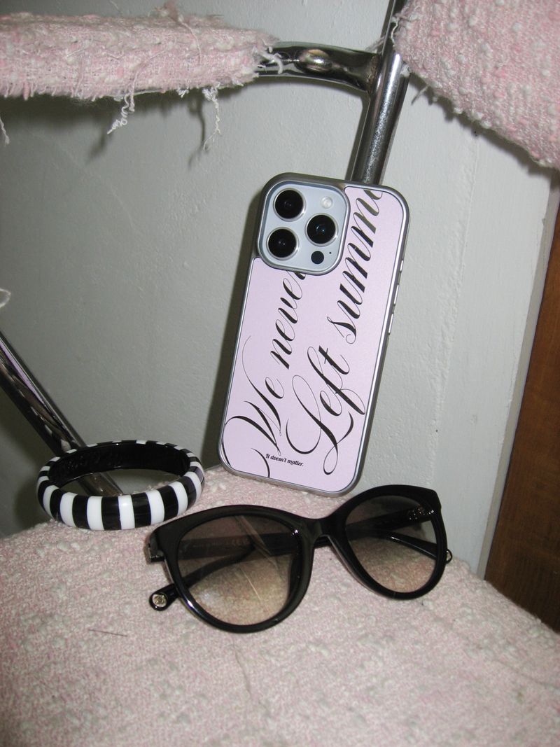 it doesn't matter.（イットダズントマッター）の「We never left summer phone case (Pink)（Smartphone Accessories）」