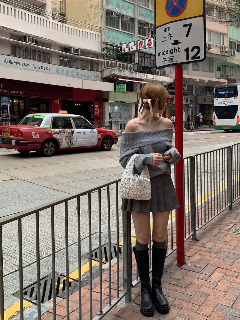 [MADE] PONIA OFF SHOULDER KNIT