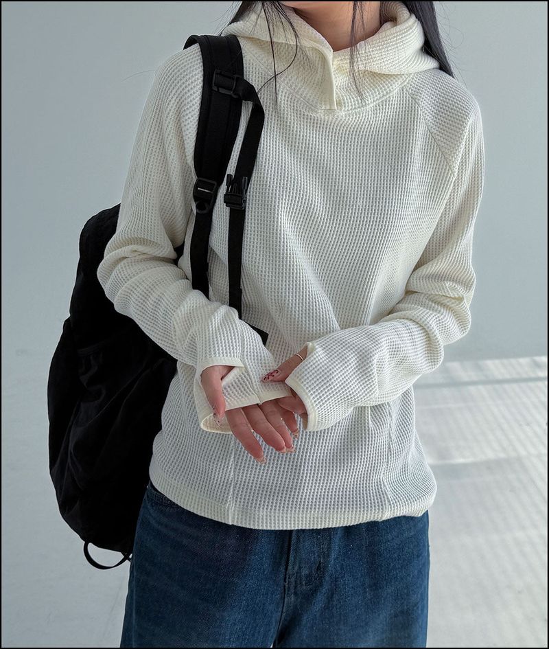 Revi henry neck hoodie (finger whole)
