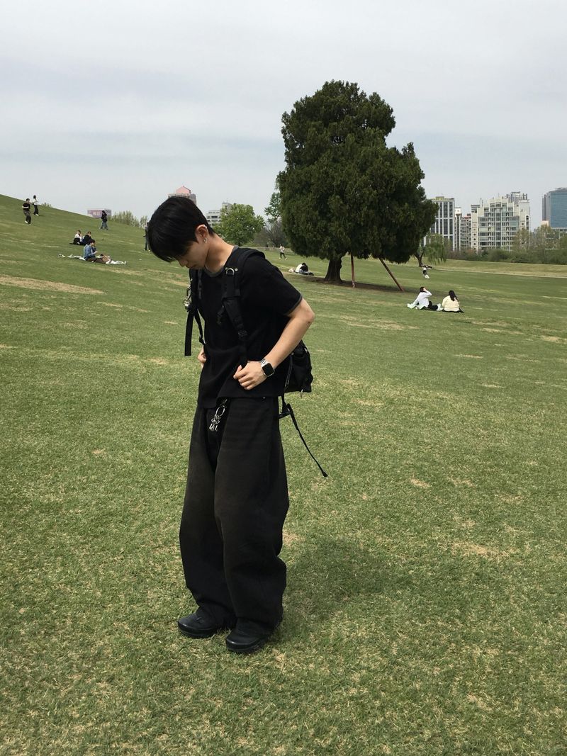シエルブラックチンウォッシュ加工デニムパンツ