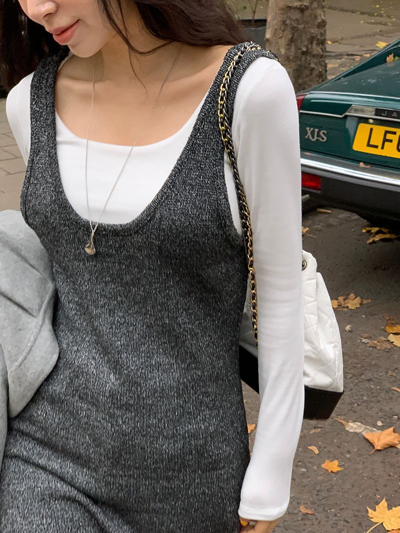 [Fluff] Selese U-neck T-shirt