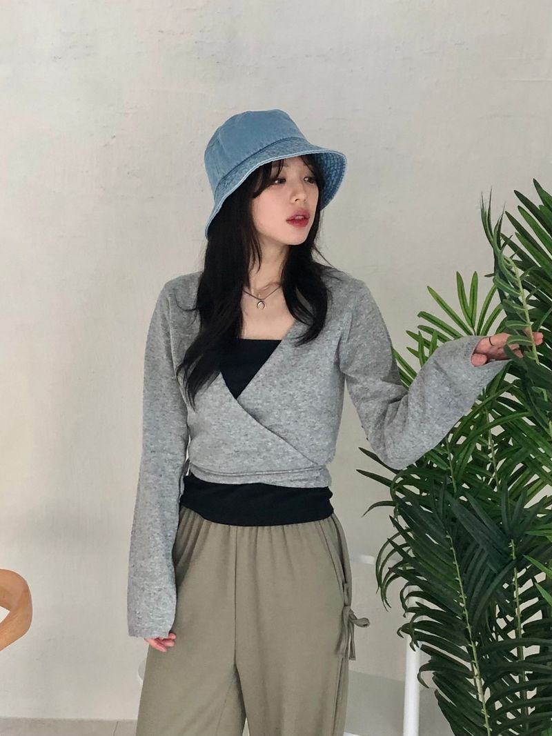 Berry berry bucket hat