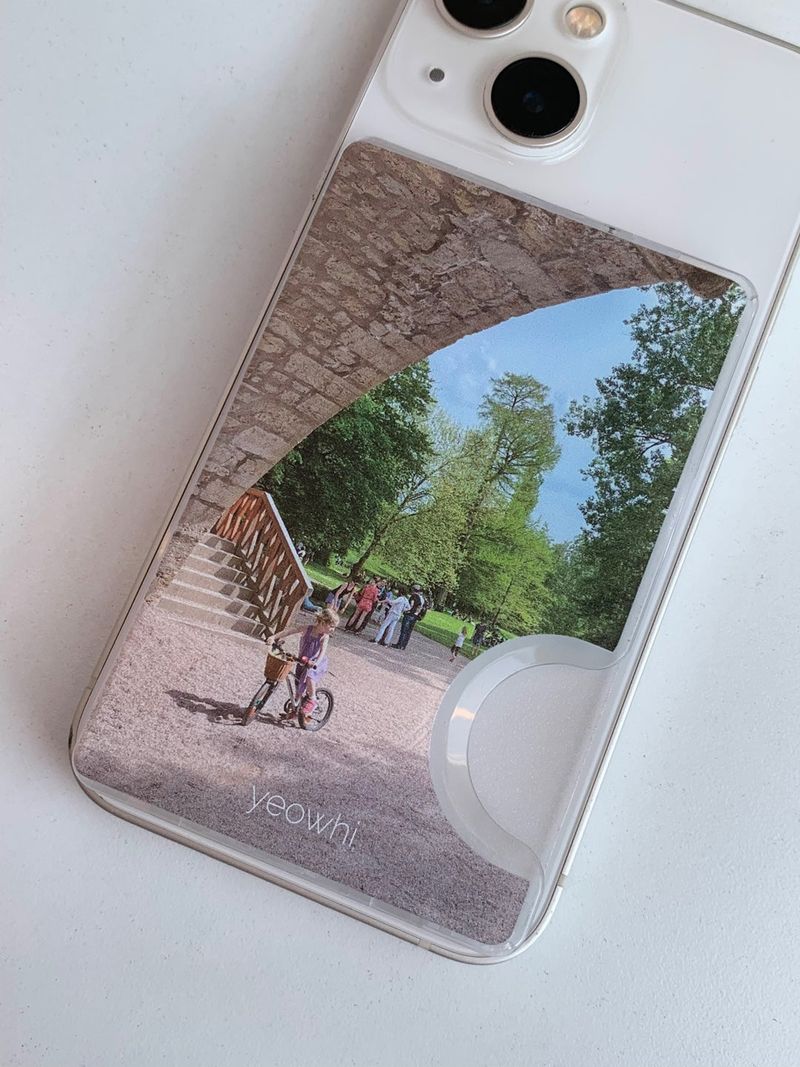yeowhi（ヨウィ）の「[Magsafe] girl on a bicycle cardslot case（Smartphone Accessories）」