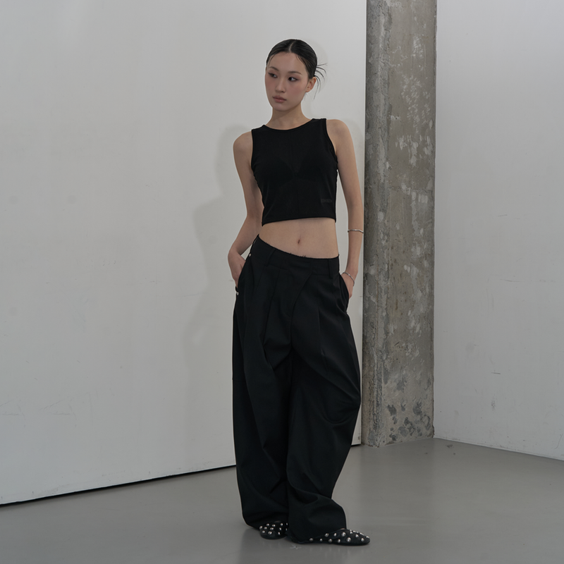 WAIST DETAIL TWO-TUCK WIDE SLACKS (BLACK)