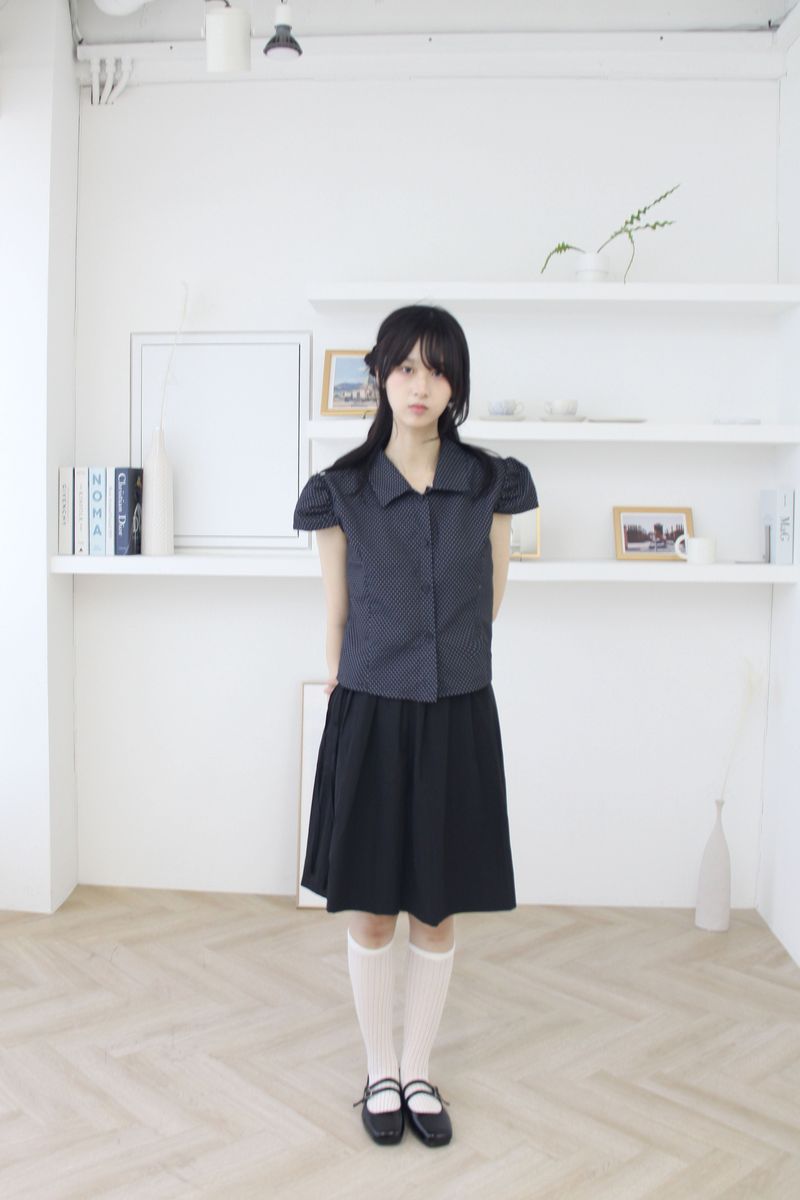 aoyu（アオユ）の「ドット パフ キャップ スリーブ ブラウス（トップス）」