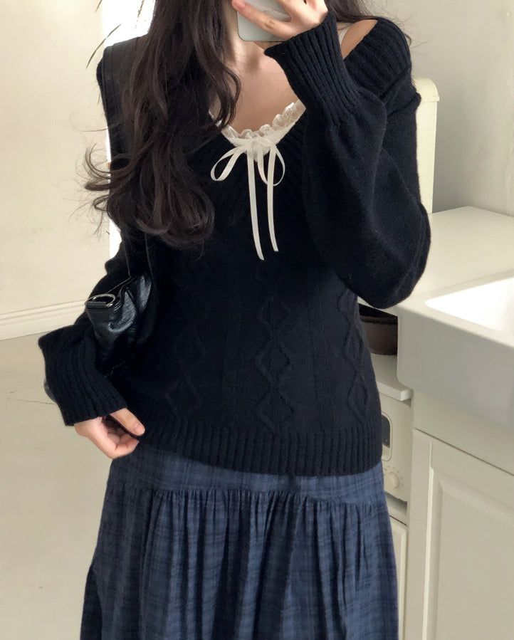 Div Long Slim Cable V-neck Knit