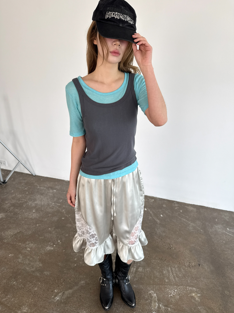 silky frill bermuda pants