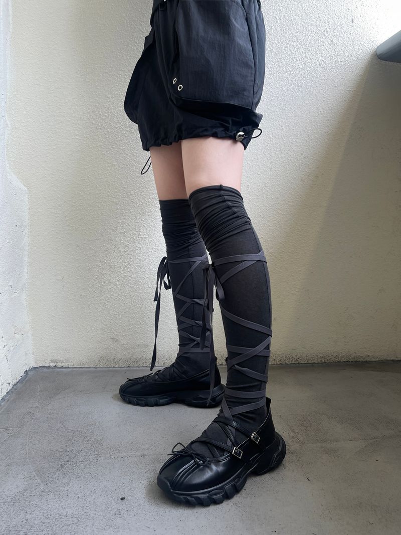 heenytsuki（ヒニツキ）の「Ribbon long knee socks（Fashion Accessories）」