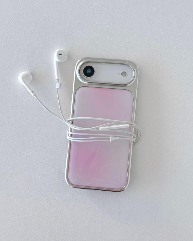 ABOE（アビオエ）の「PINK BLUR Silver Epoxy Case（Smartphone Accessories）」
