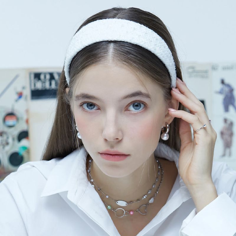 VVV（ブイブイブイ）の「チェックグリッターツイードヘアバンド（ヘアアクセサリー）」