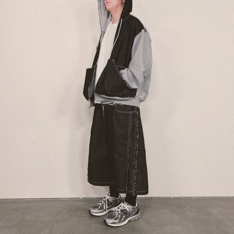 layered deconstructed denim capri shorts_black
