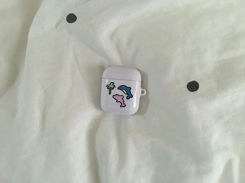  dolphin airpod case