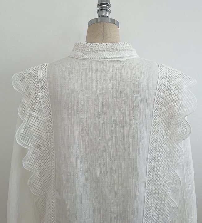 Crea Lace Collar Puff Blouse