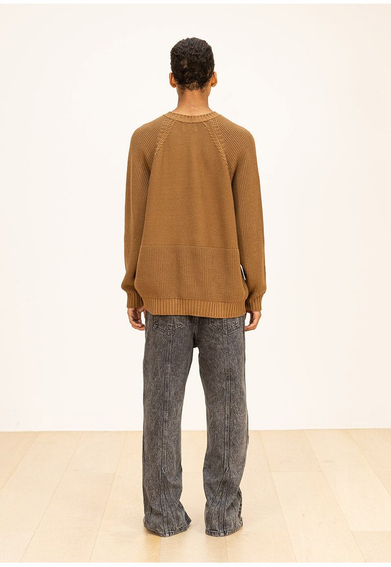 HALF INCISION OVERSIZED KNIT