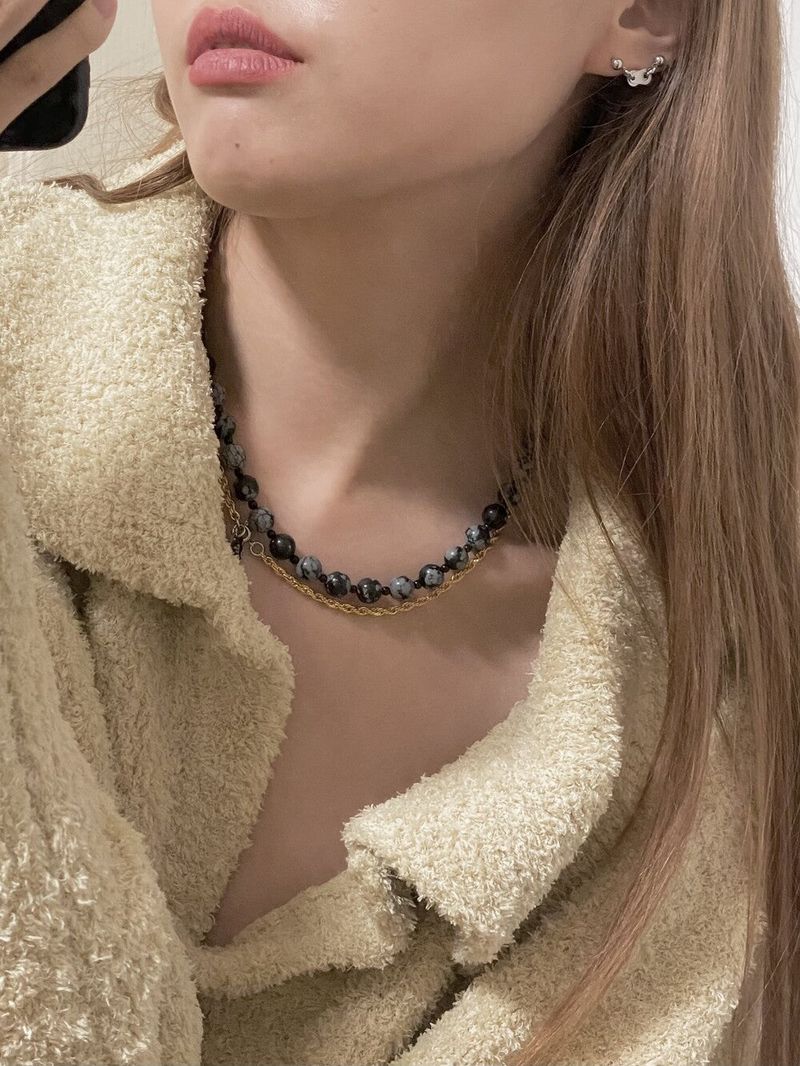 Snowflake necklace (black)