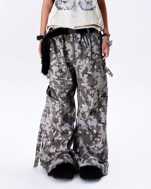 "005 MILY"" CAMO FLAG CARGO PANTS"