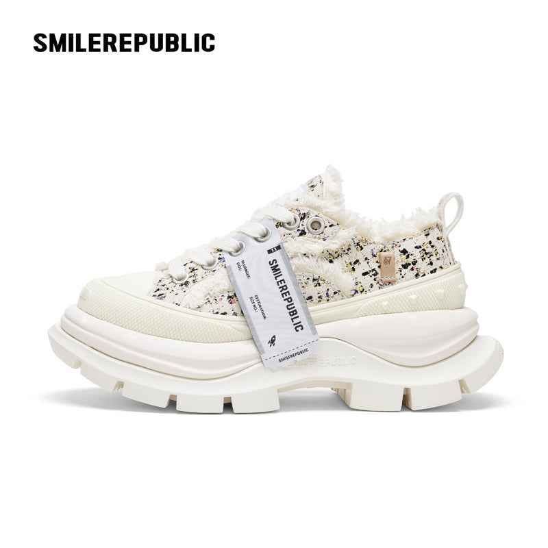 SMILEREPUBLIC（スマイルリパブリック）の「Off White Speckled Tweed Frayed Smile Toe Chunky Platform Sneakers, Unisex Low Top（Shoes）」