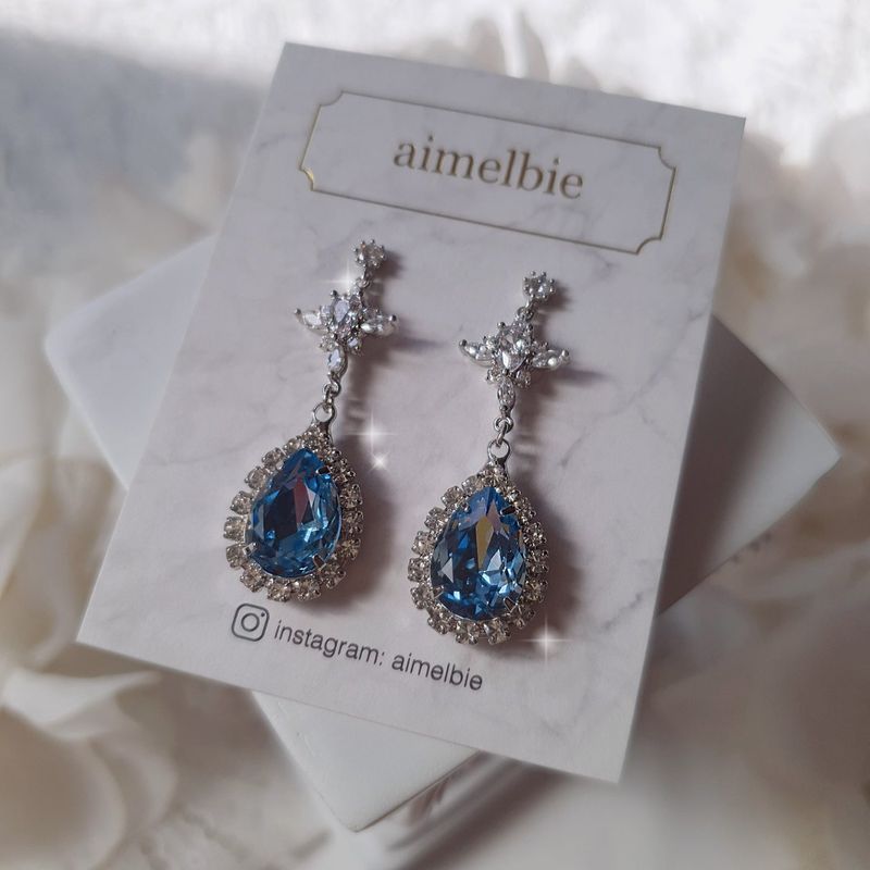 Romantic Queen Earring - Light Sapphire