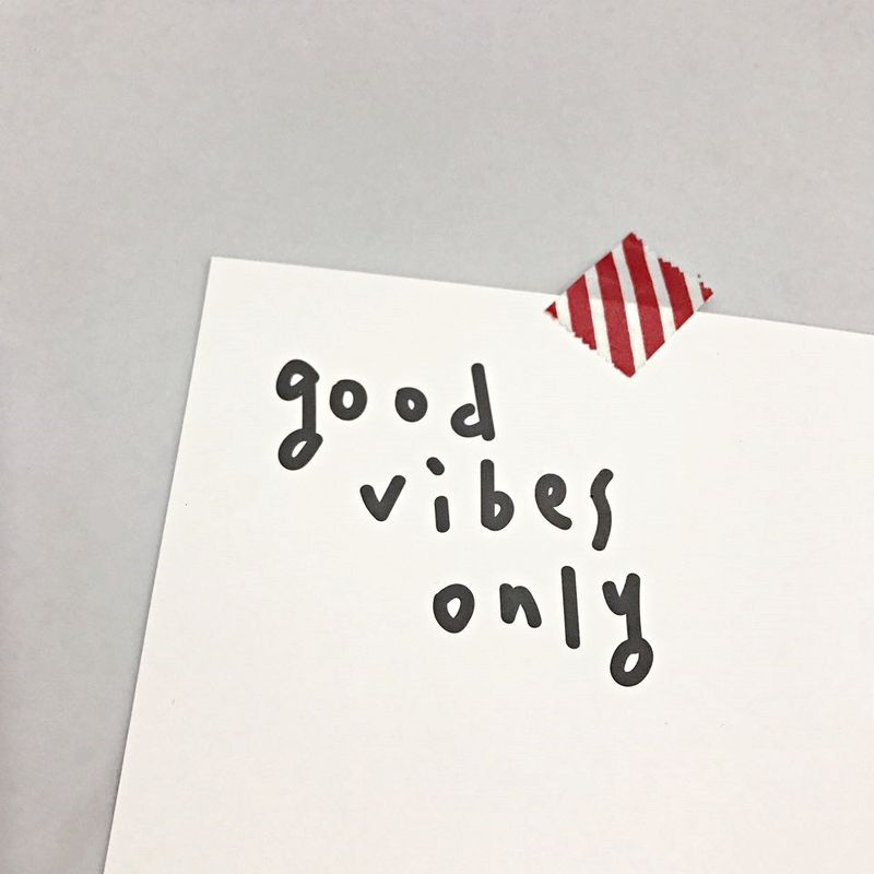 POSTCARD_GOOD VIBES ONLY