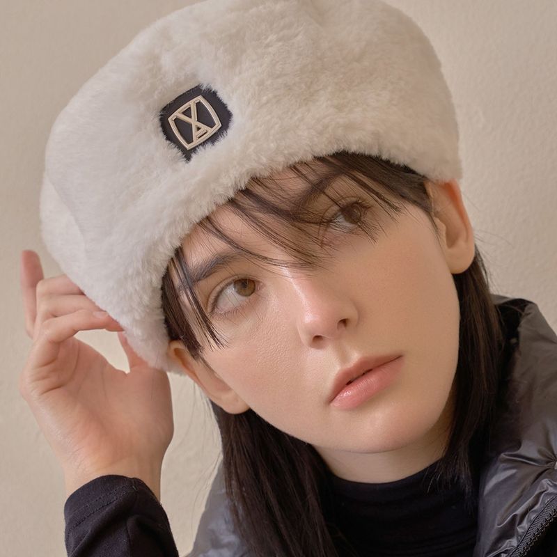 VA Square Stud Fur Beret / Ivory