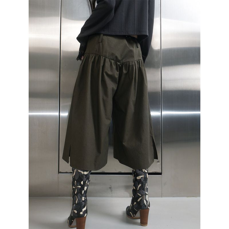V-YOKE GATHERED PANTS