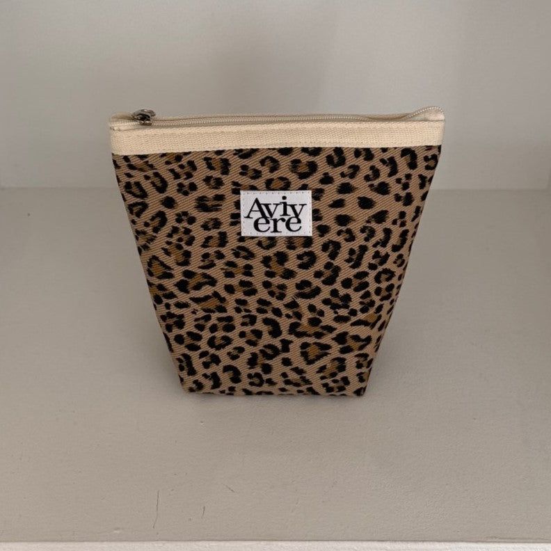 classic pouch_corduroy leopard beige