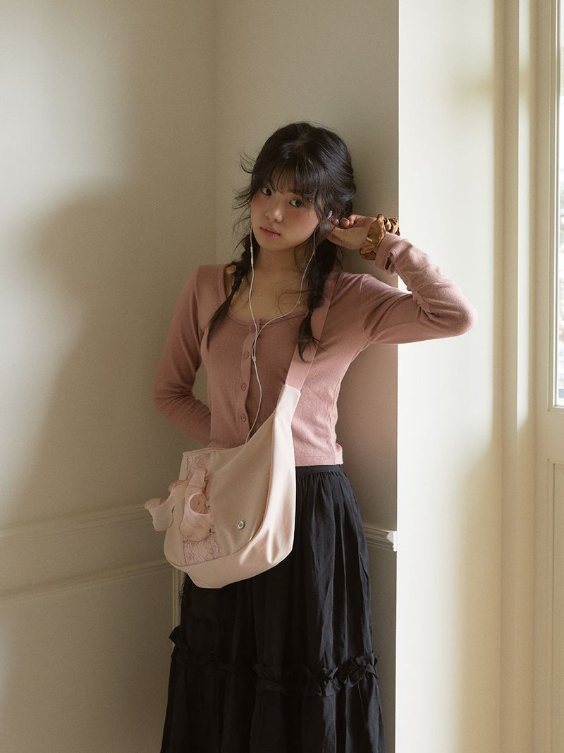 ovuni（オーブニ）の「Daily ribbon hobo bag_nude pink（Bags）」