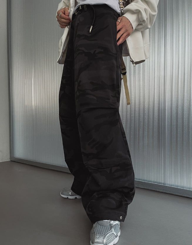 2PLAN(ツープラン)の「Coil camo snap parachute pants(Pants)」