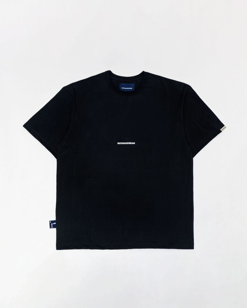 MOONANDBEAM（ムーンアンドビーム｜）の「ムーンアンドビーム ロゴ Tシャツ (BLACK)（トップス）」