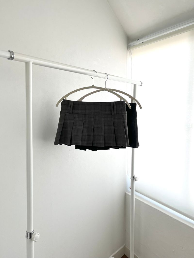Checkered Micro Pleats Mini Skirt (2 colors)