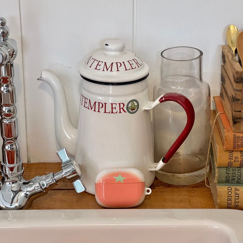 SOFT RED TOMATO AIRPODS CASE