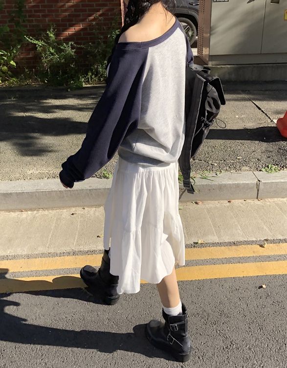 Tran Off-Shoulder Raglan Sweatshirt