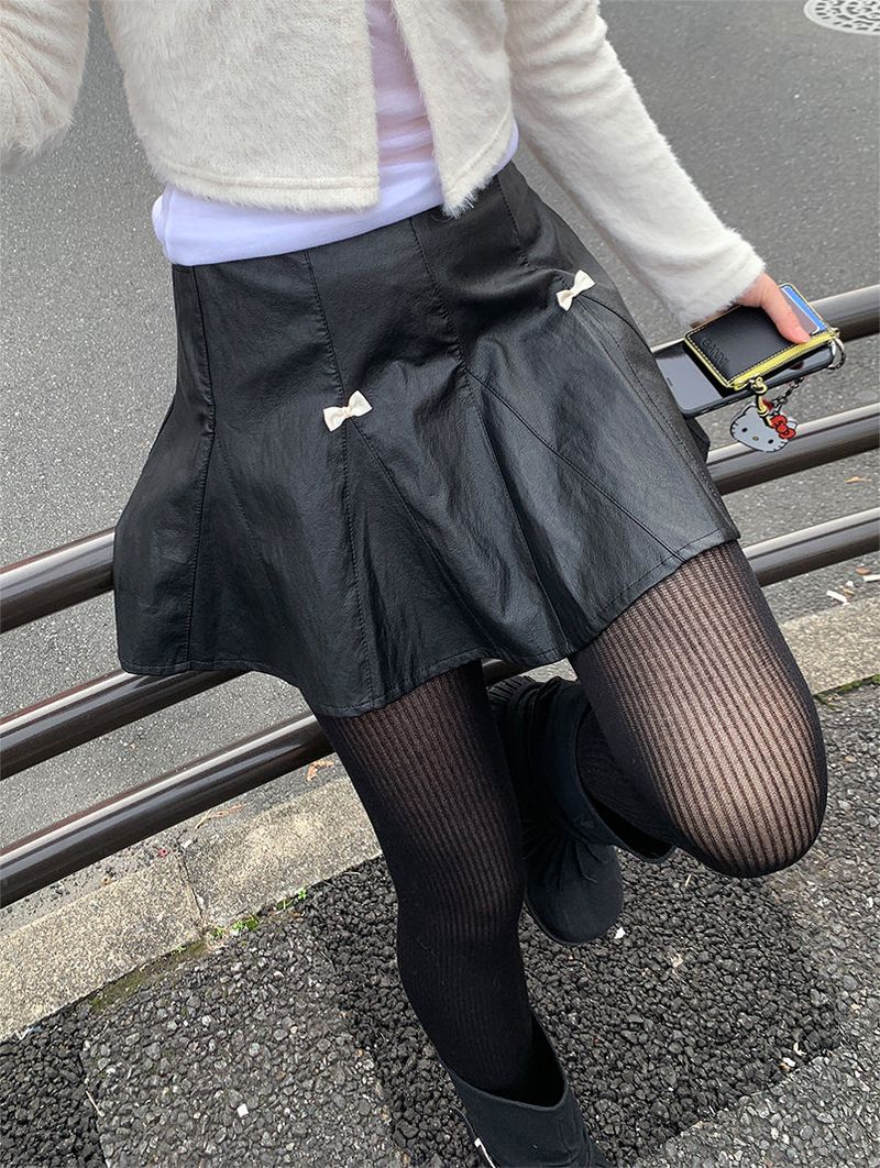 RIBBON FLARE LEATHER MINI SKIRT (2C)