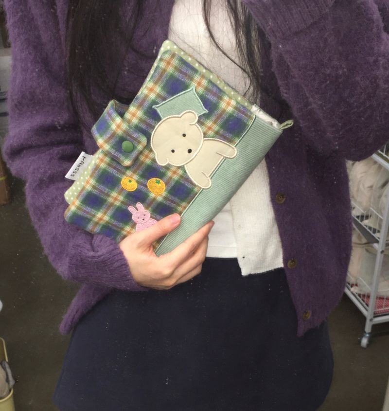 <Can’t escape my blanket> book cover a6