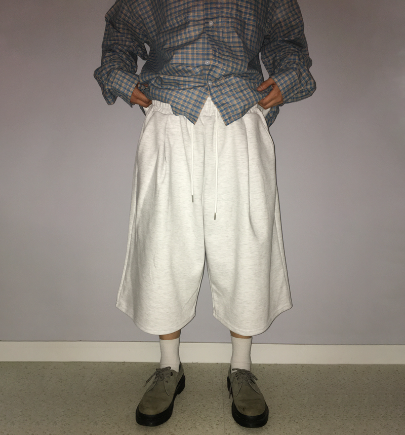 Oversized Graphic Print Bermuda Shorts (3c)
