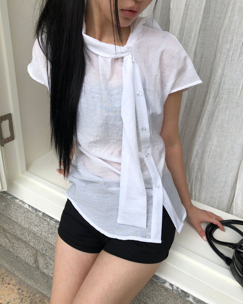 WONDER WONDER（ワンダーワンダー）の「Kenby Scarf Short Sleeve Blouse（Tops）」