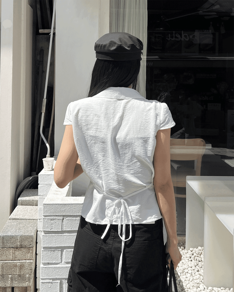 GUSTA（グスタ）の「Rue Button Shirring Collar Back Strap Short Sleeve Blouse(3colors)（Tops）」